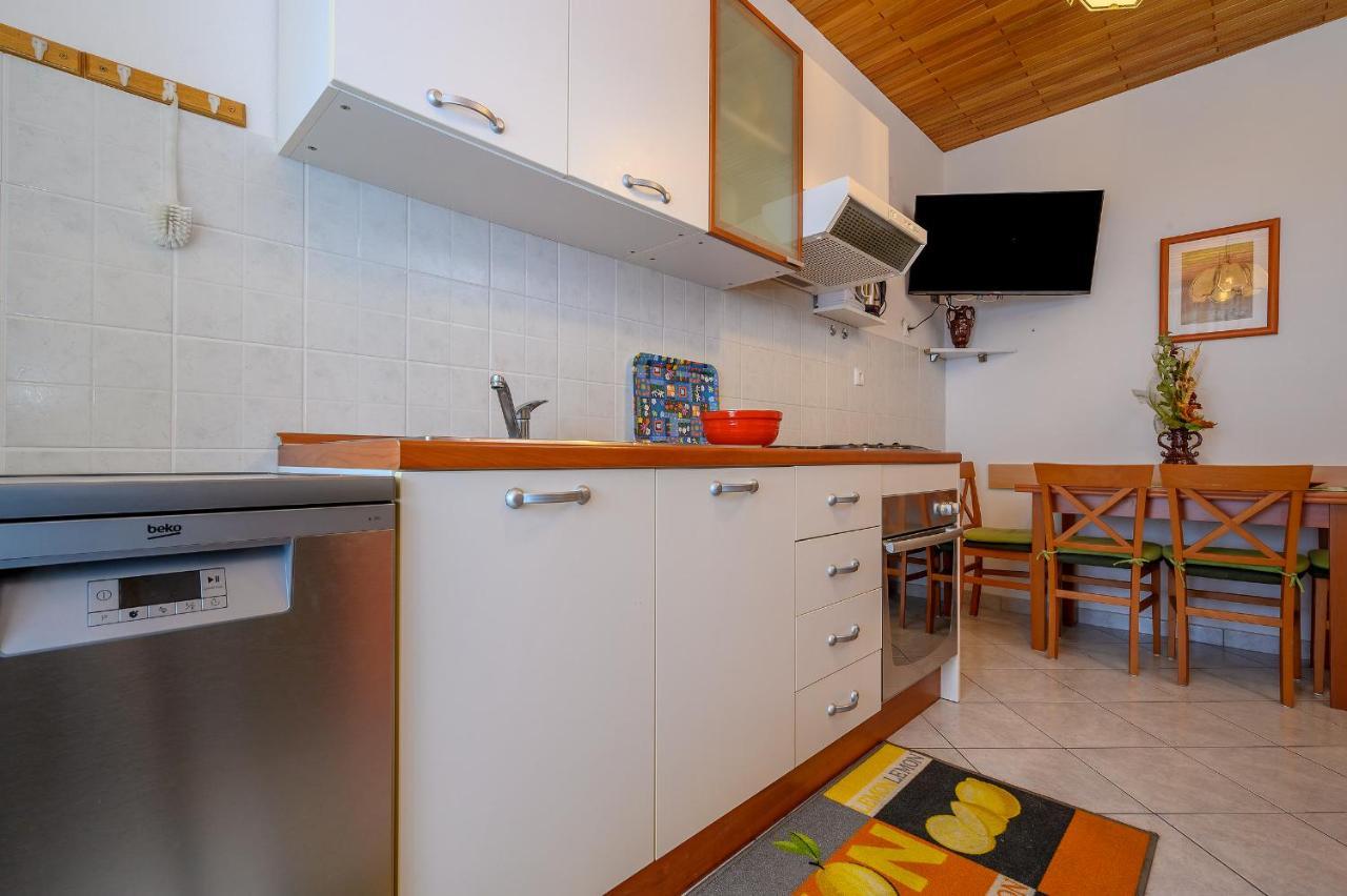 Apartments Juric Podstrana Bagian luar foto