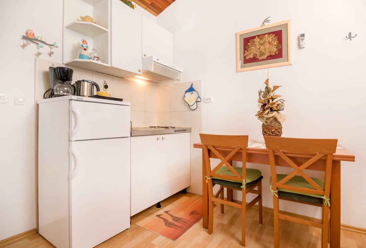 Apartments Juric Podstrana Bagian luar foto